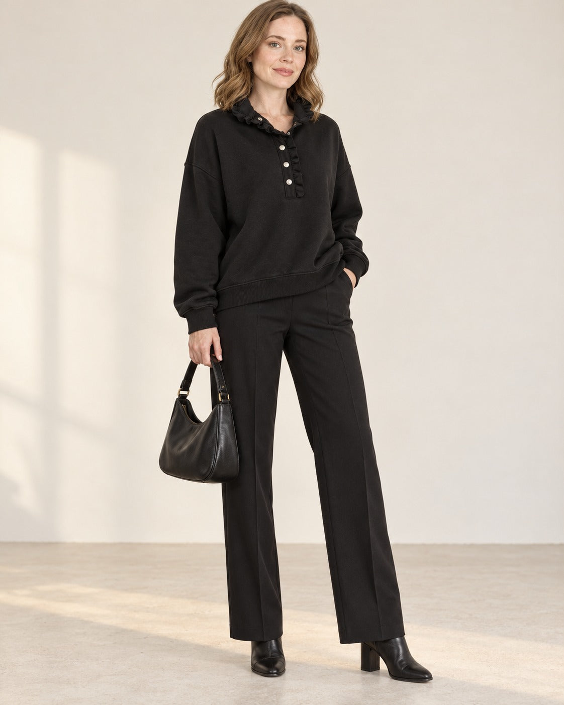 Noverra Ruffle Pullover